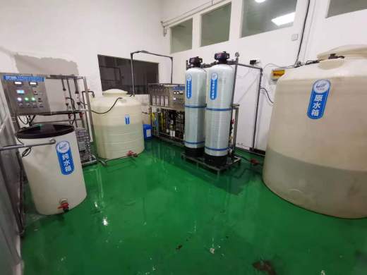 食品加工用純水設(shè)備 全自動凈水系統(tǒng)與1噸反滲透凈化水裝置價格解析